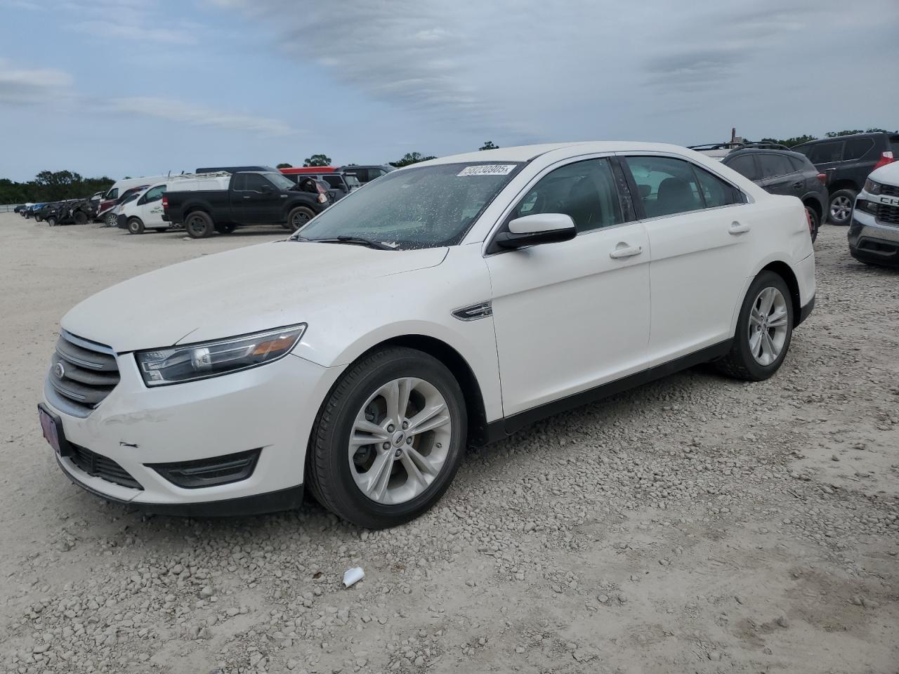FORD TAURUS SEL 2016