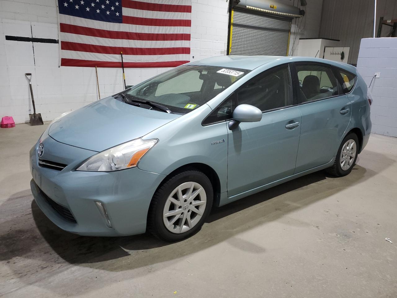TOYOTA PRIUS V 2014