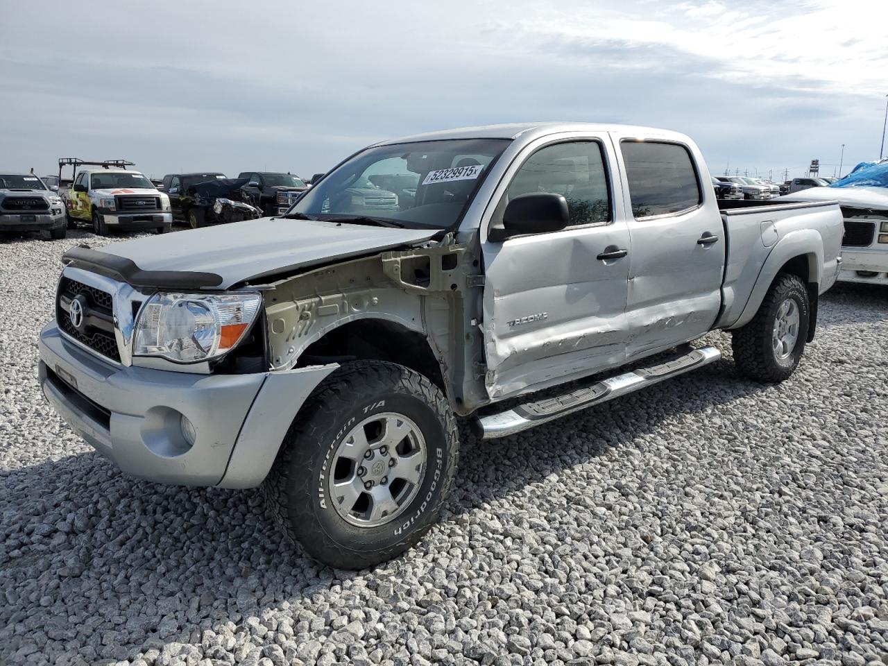 TOYOTA TACOMA DOU 2011