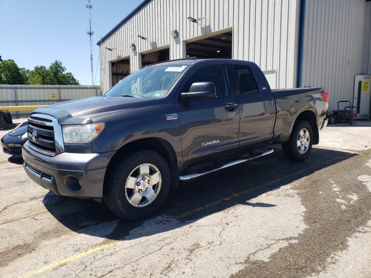 TOYOTA TUNDRA DOU 2011
