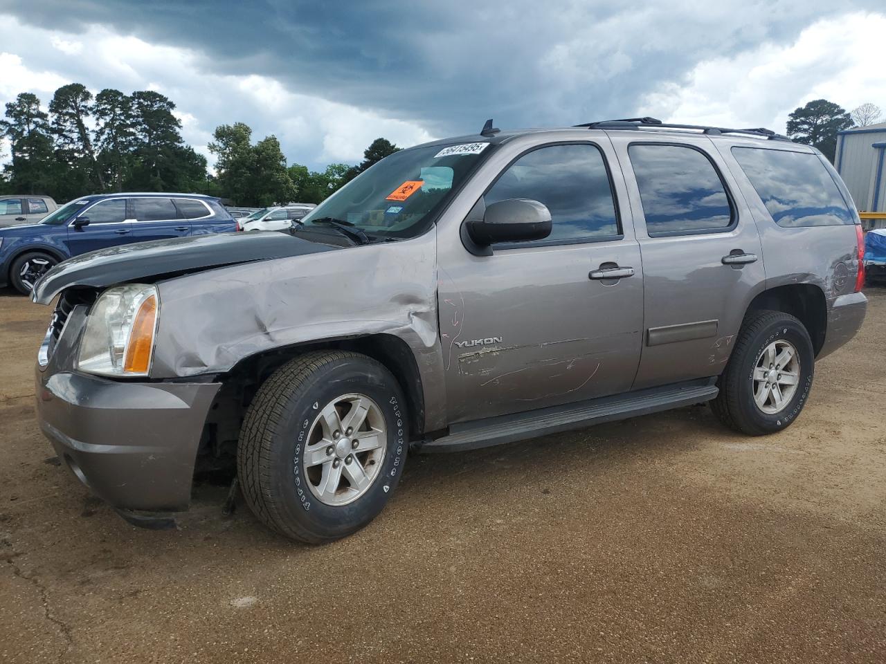 GMC YUKON SLE 2012