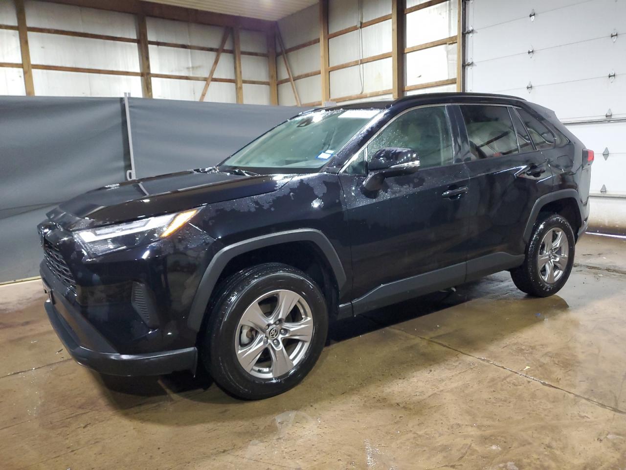 TOYOTA RAV4 XLE 2023