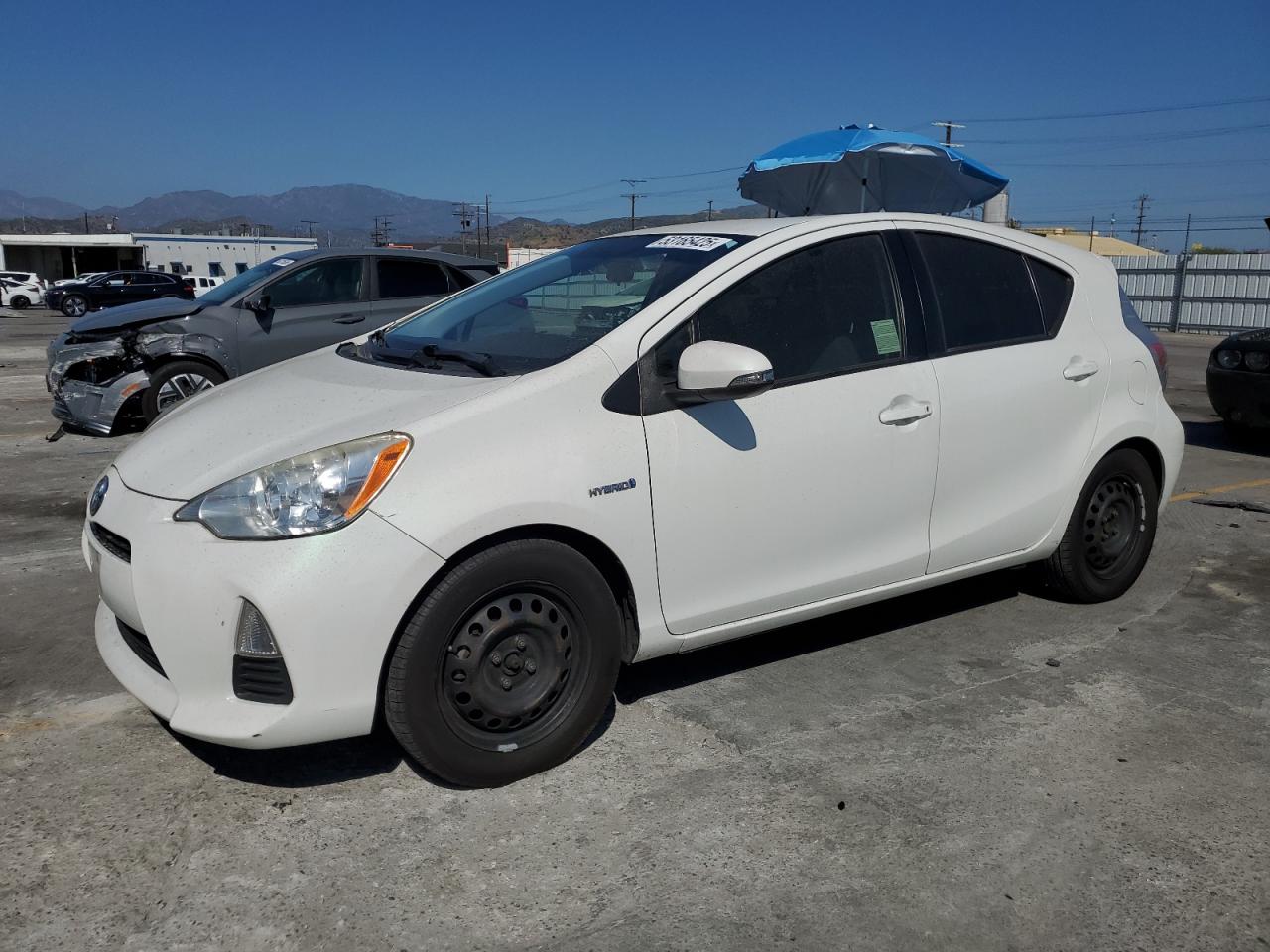 TOYOTA PRIUS C 2013