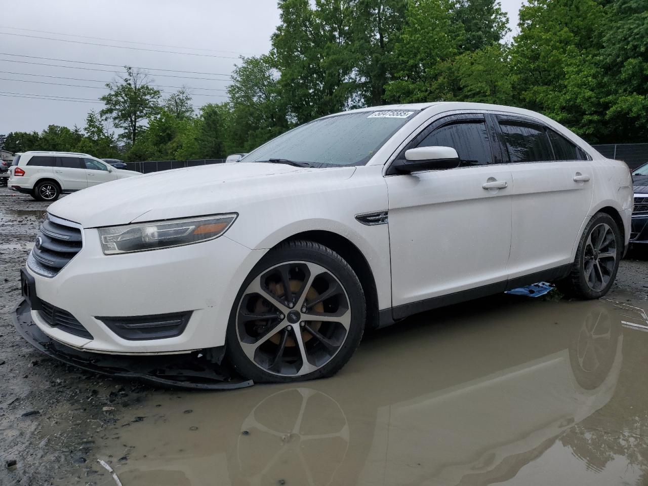 FORD TAURUS SEL 2015