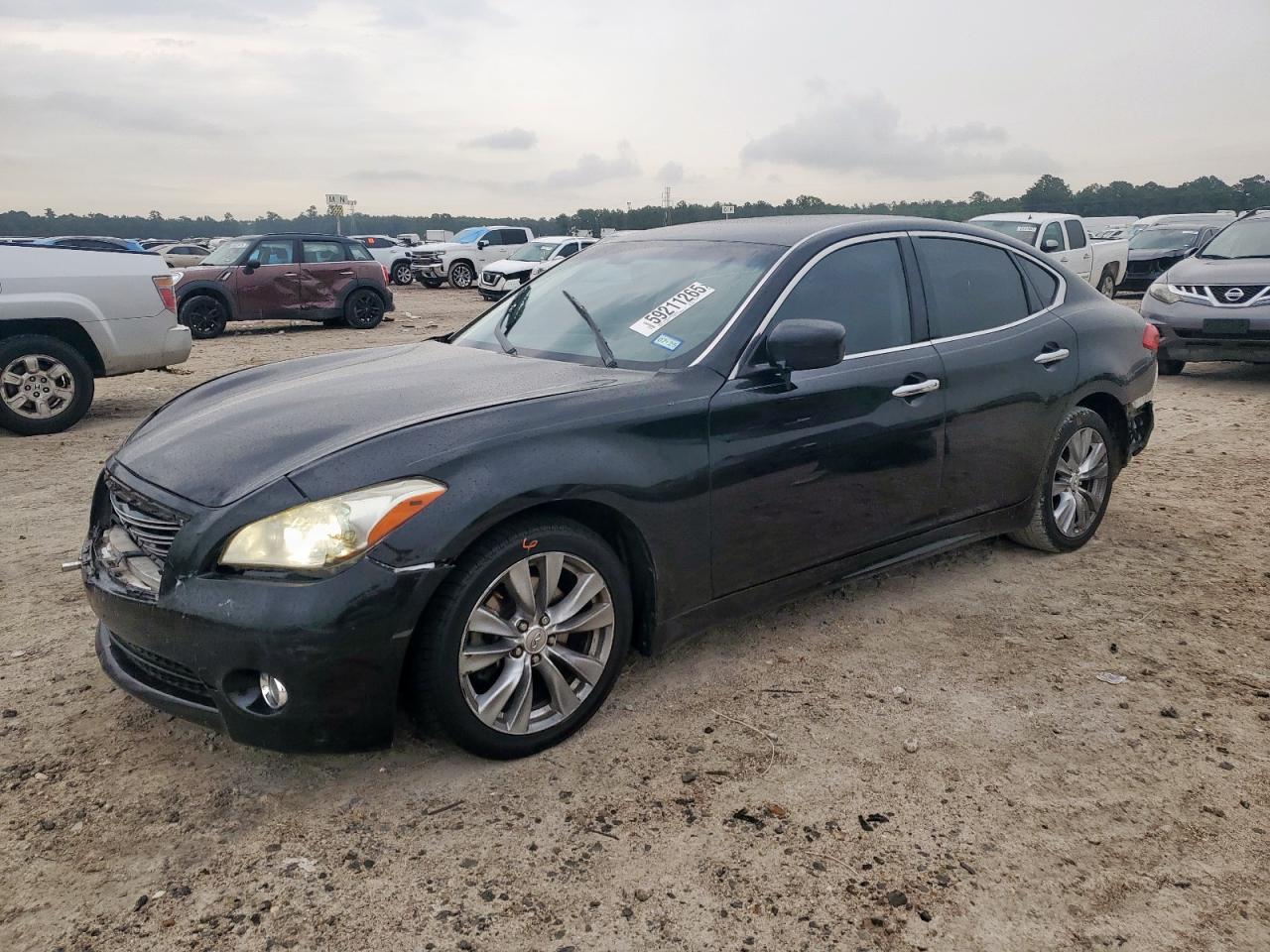 INFINITI M37 2011