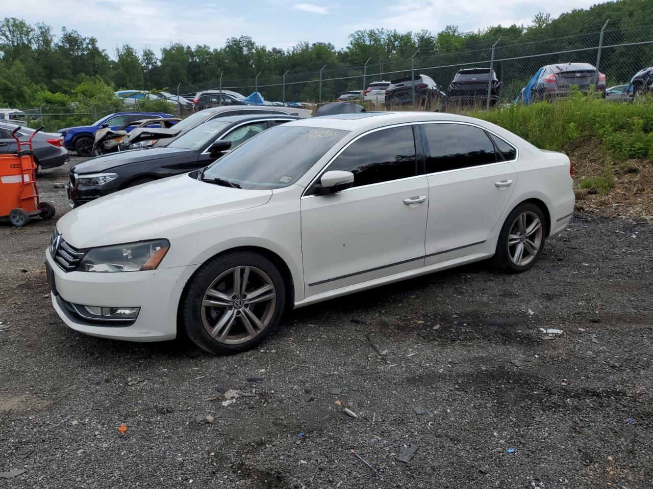 VOLKSWAGEN PASSAT SE 2015