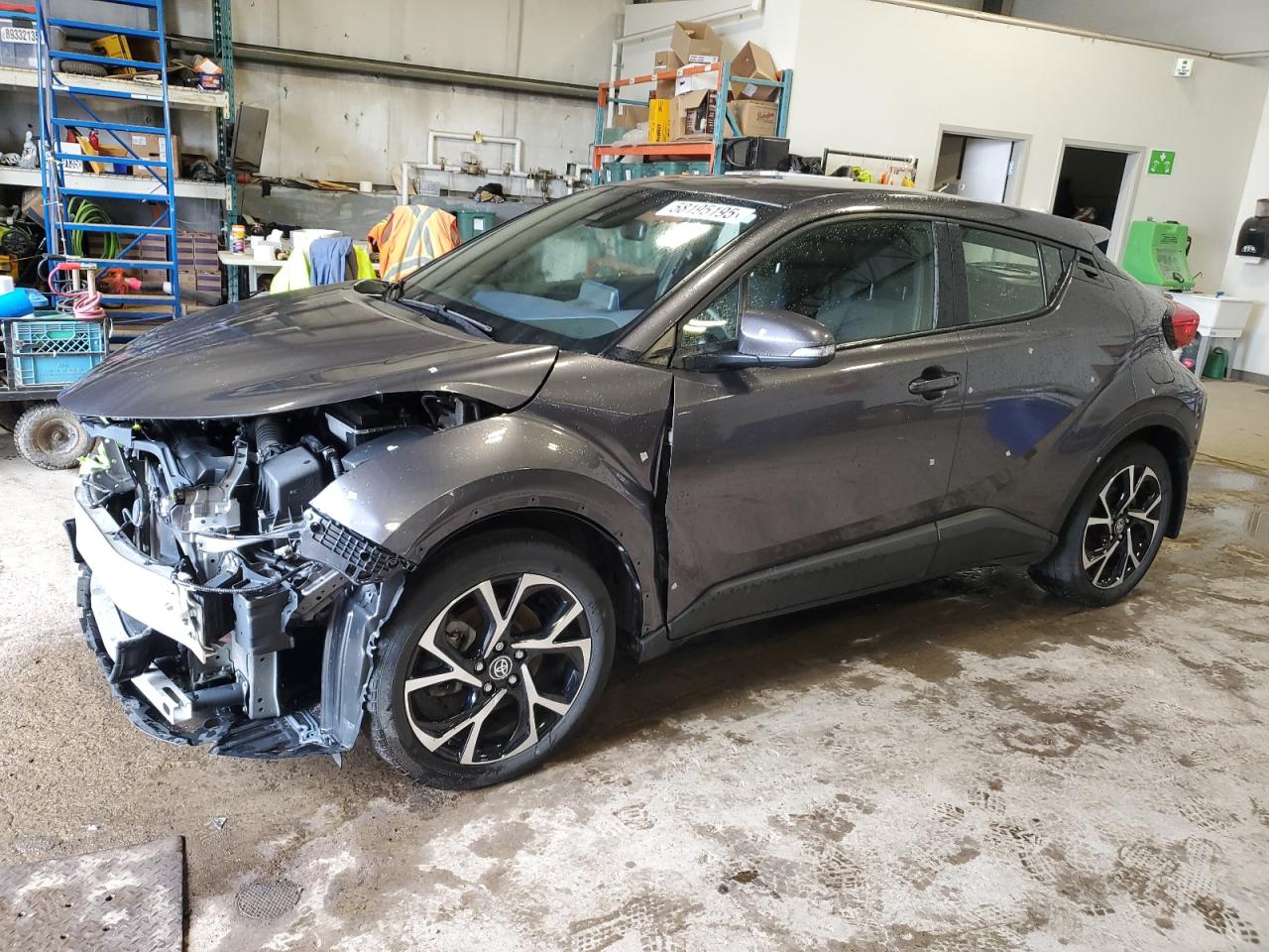 TOYOTA C-HR XLE 2021