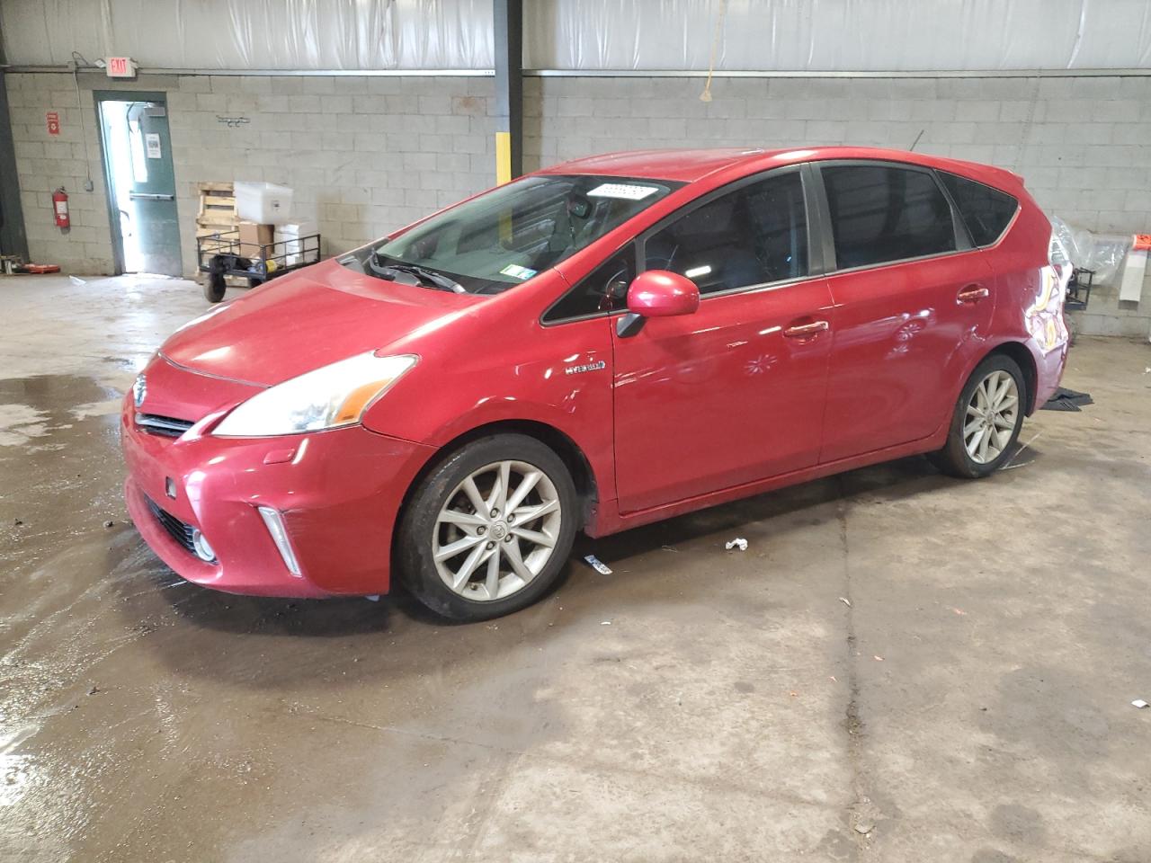 TOYOTA PRIUS V 2012