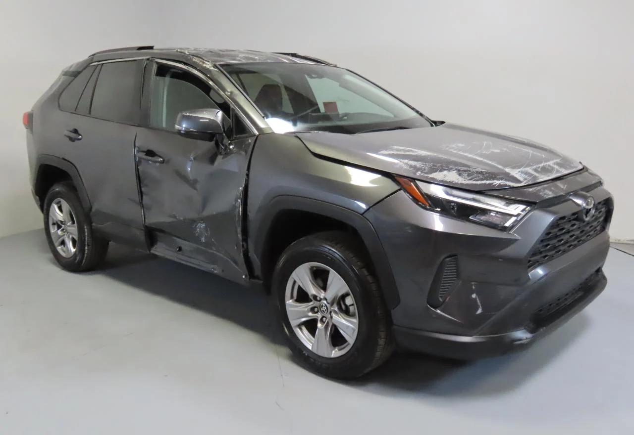 TOYOTA RAV4 XLE 2024