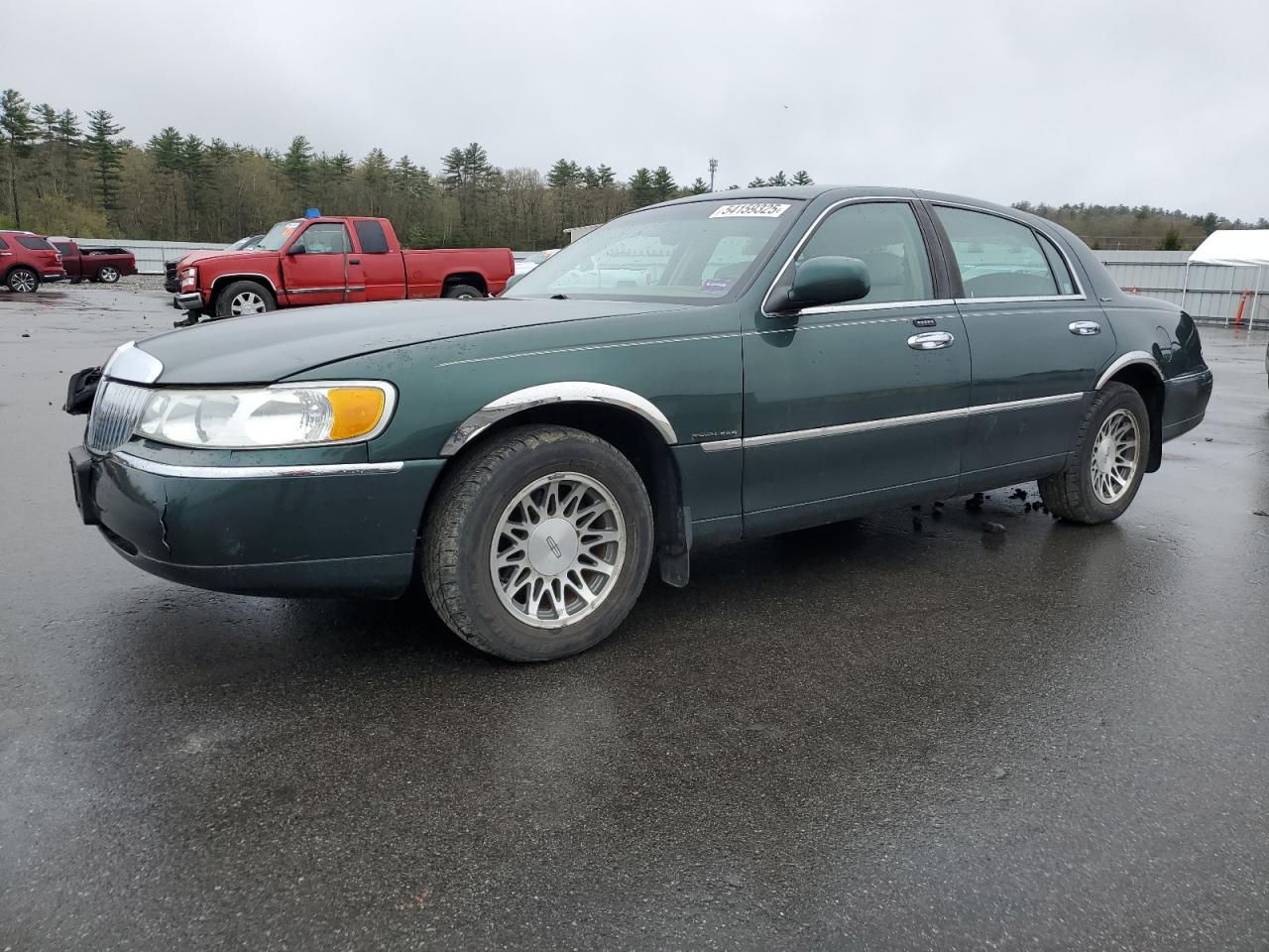 LINCOLN TOWN CAR S 2001
