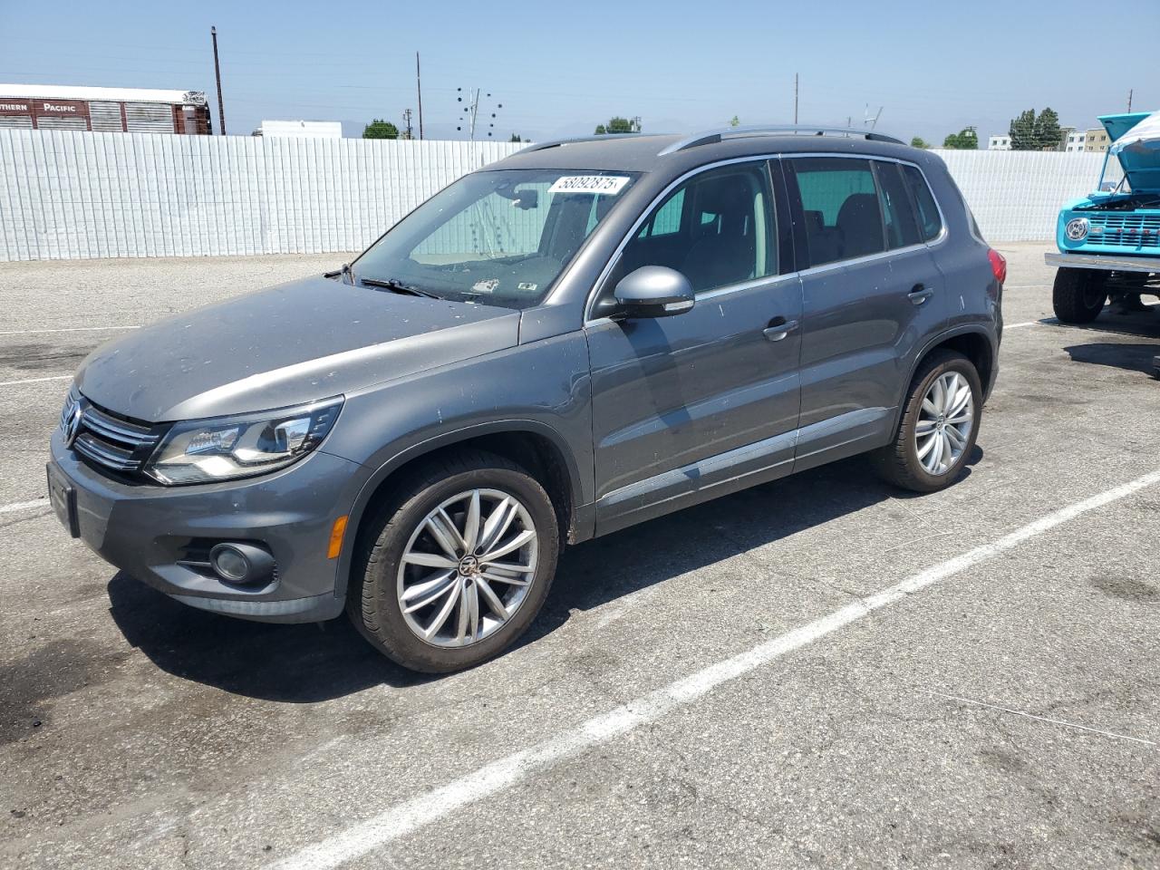 VOLKSWAGEN TIGUAN S 2016