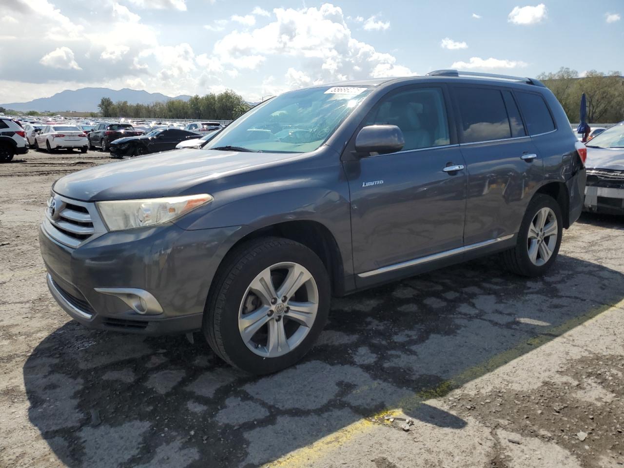 TOYOTA HIGHLANDER 2013