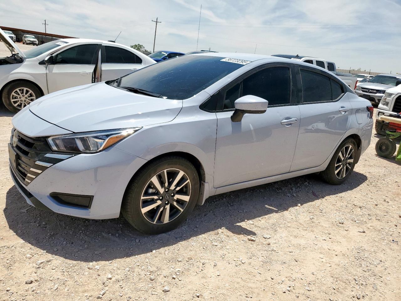 NISSAN VERSA SV 2024
