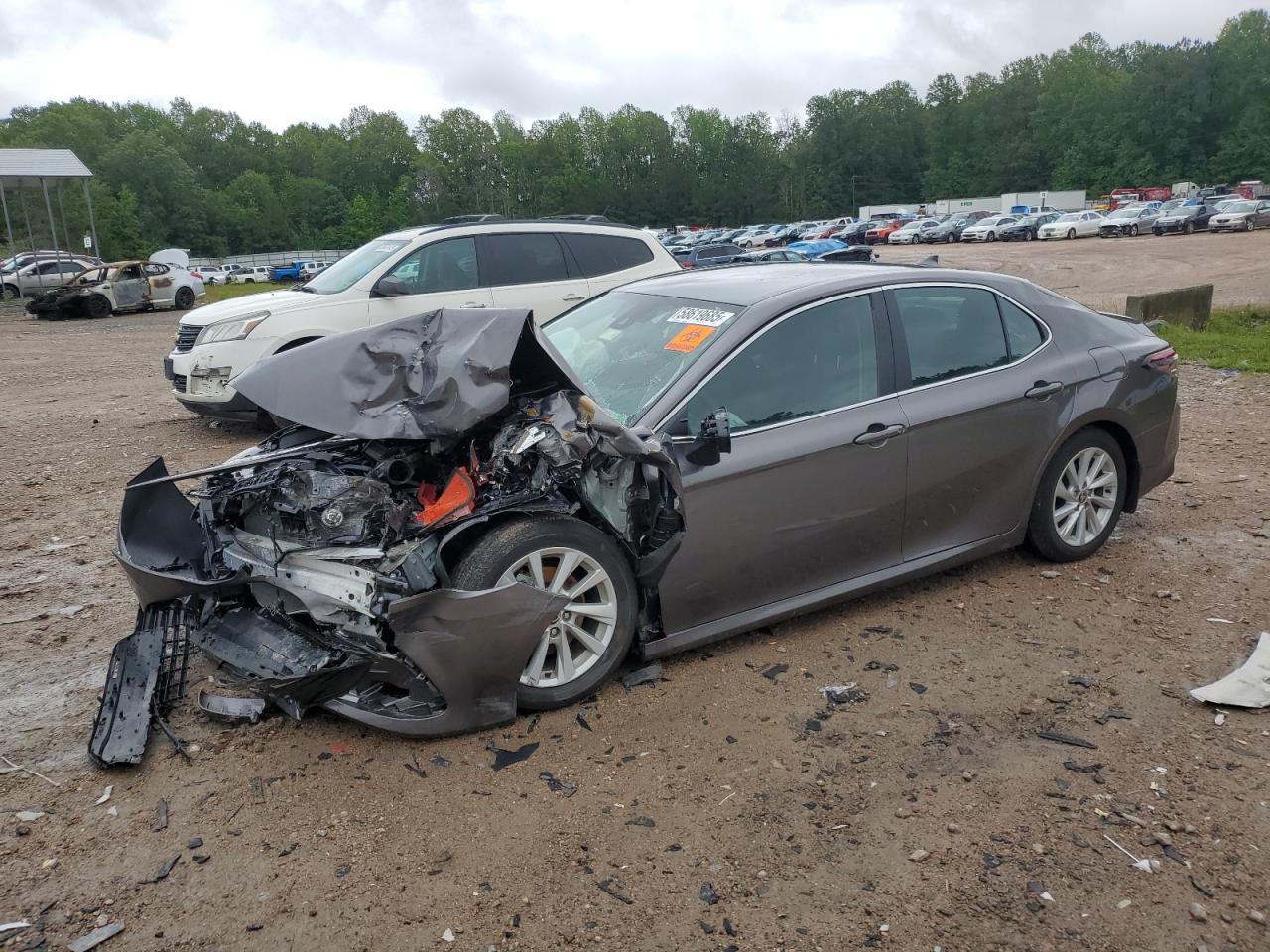 TOYOTA CAMRY LE 2024