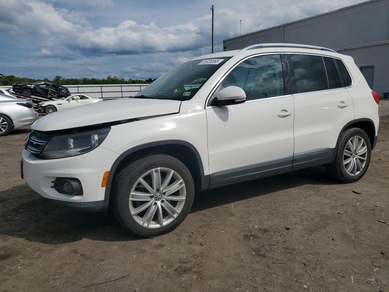 VOLKSWAGEN TIGUAN S 2013
