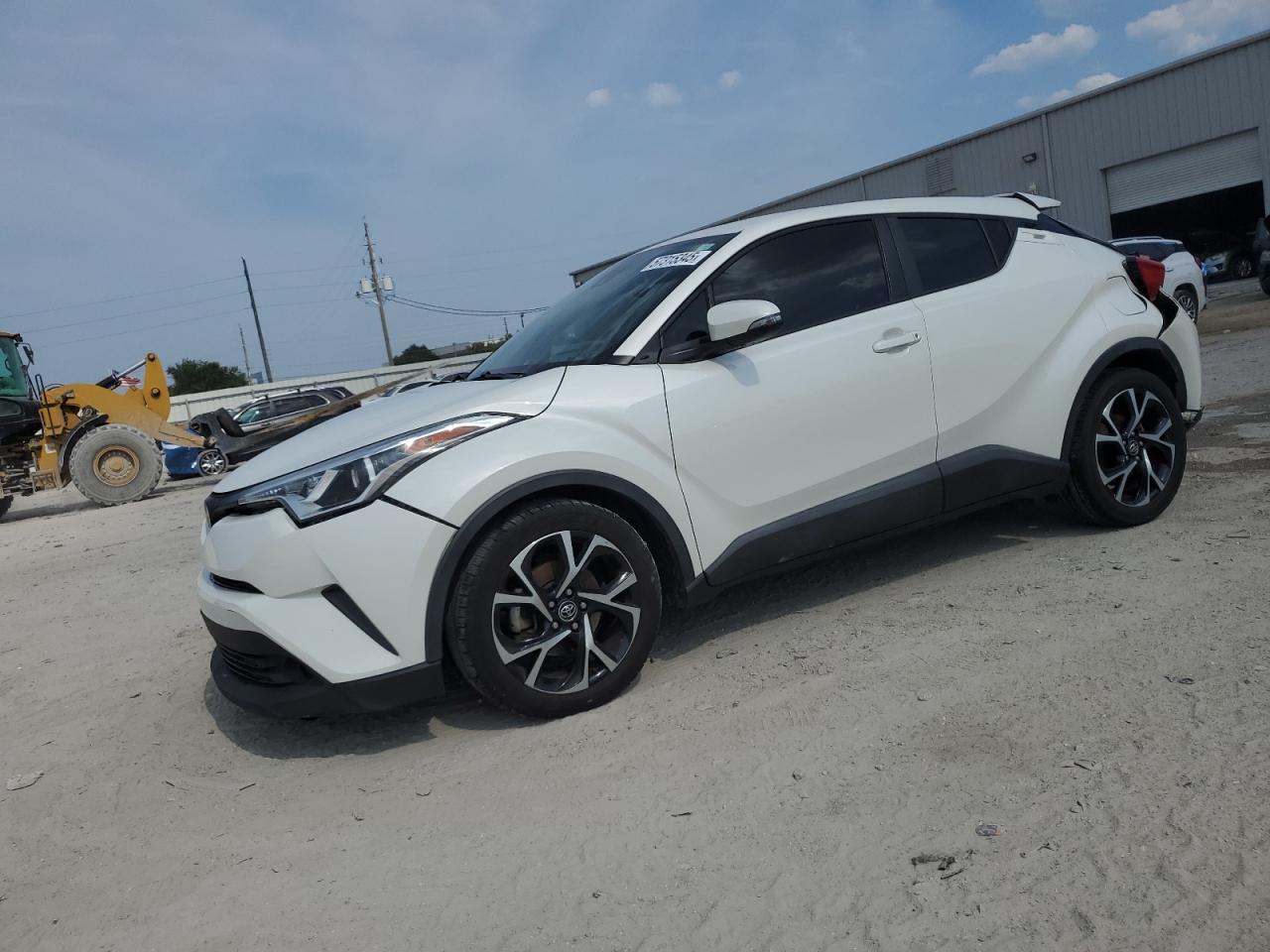 TOYOTA C-HR XLE 2019