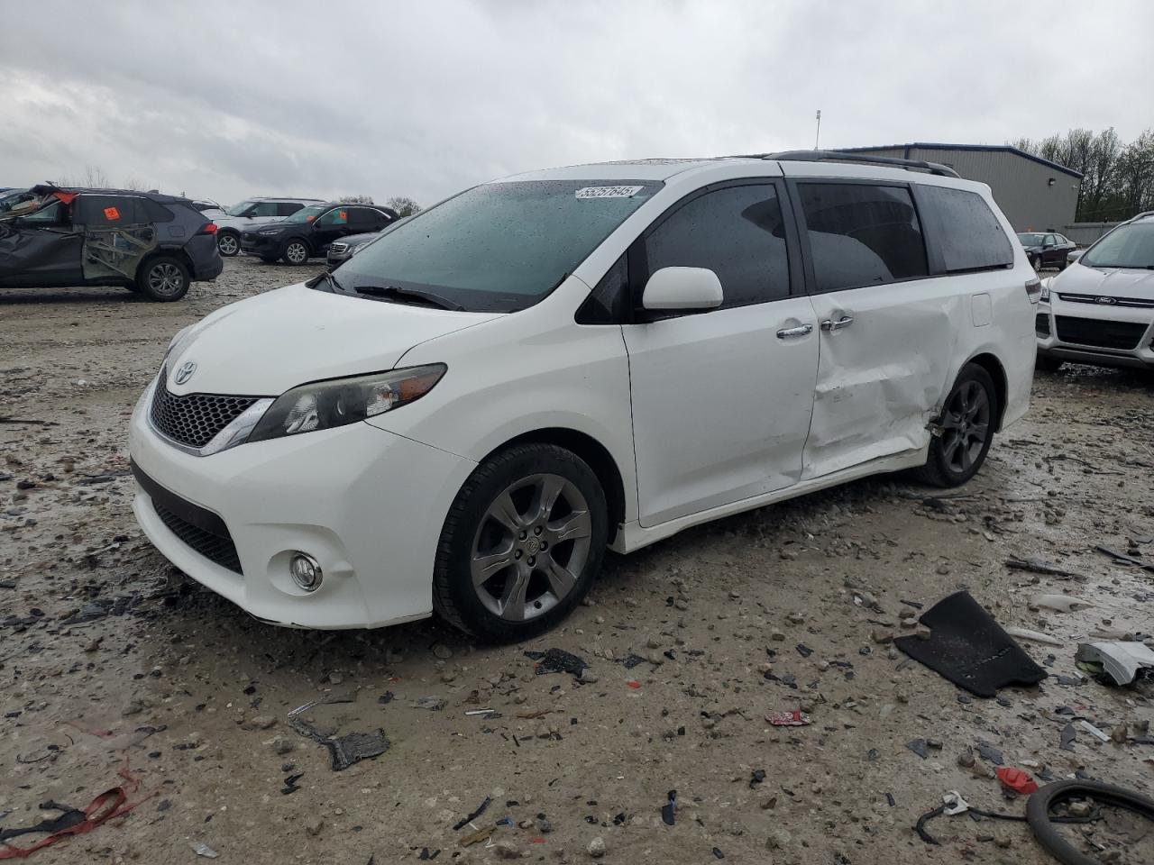 TOYOTA SIENNA SPO 2014