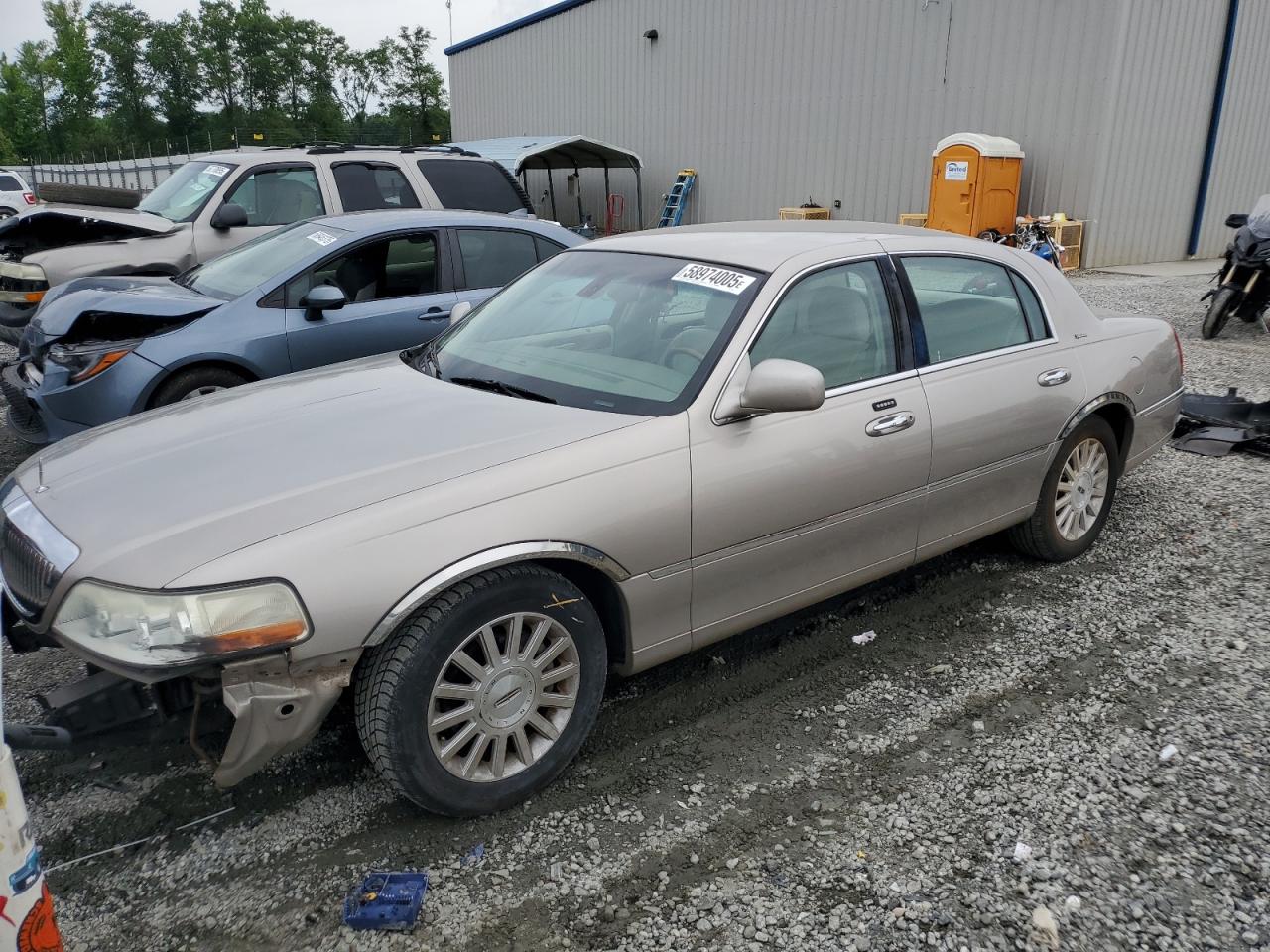 LINCOLN TOWN CAR S 2003