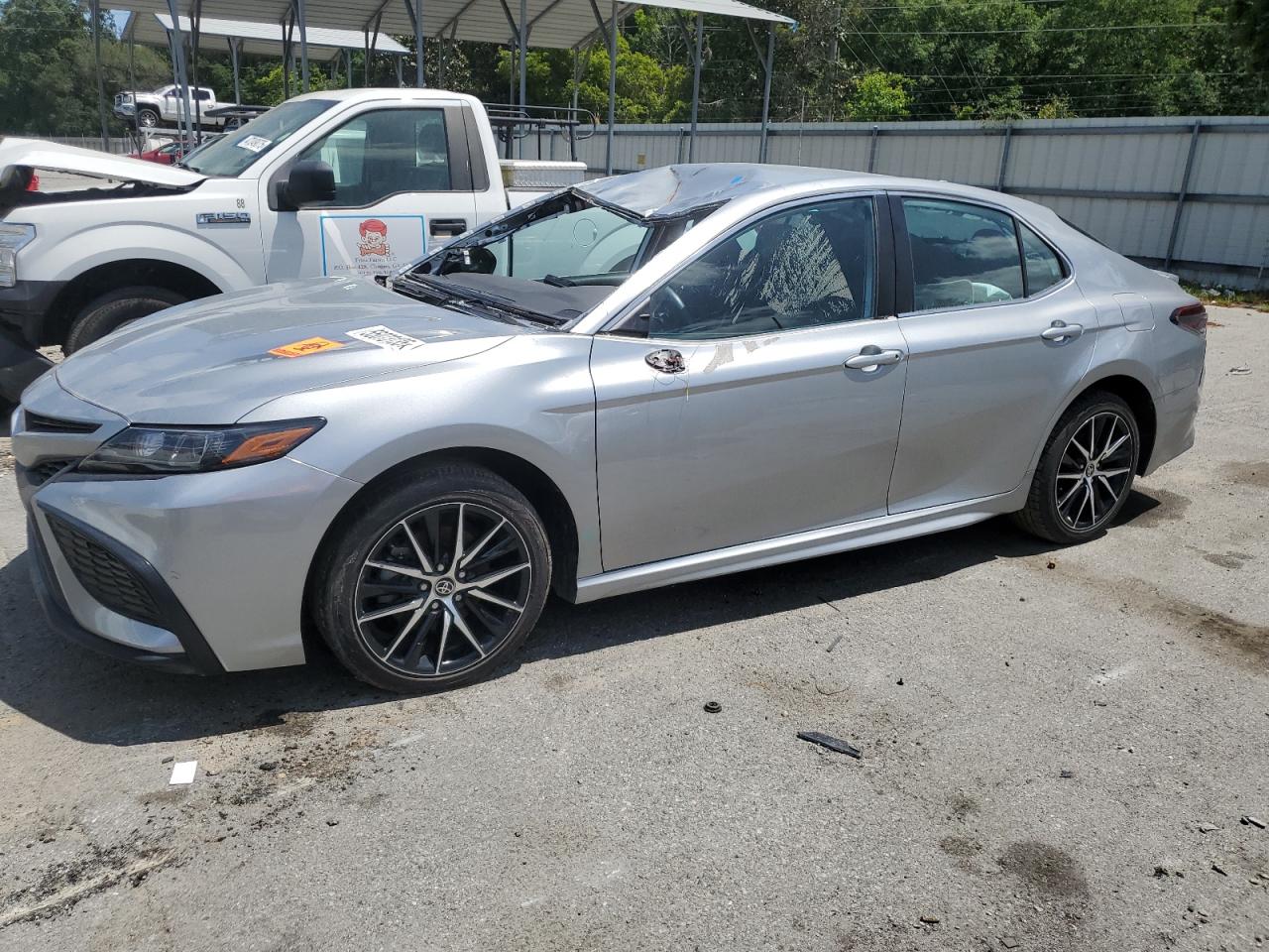 TOYOTA CAMRY SE 2022