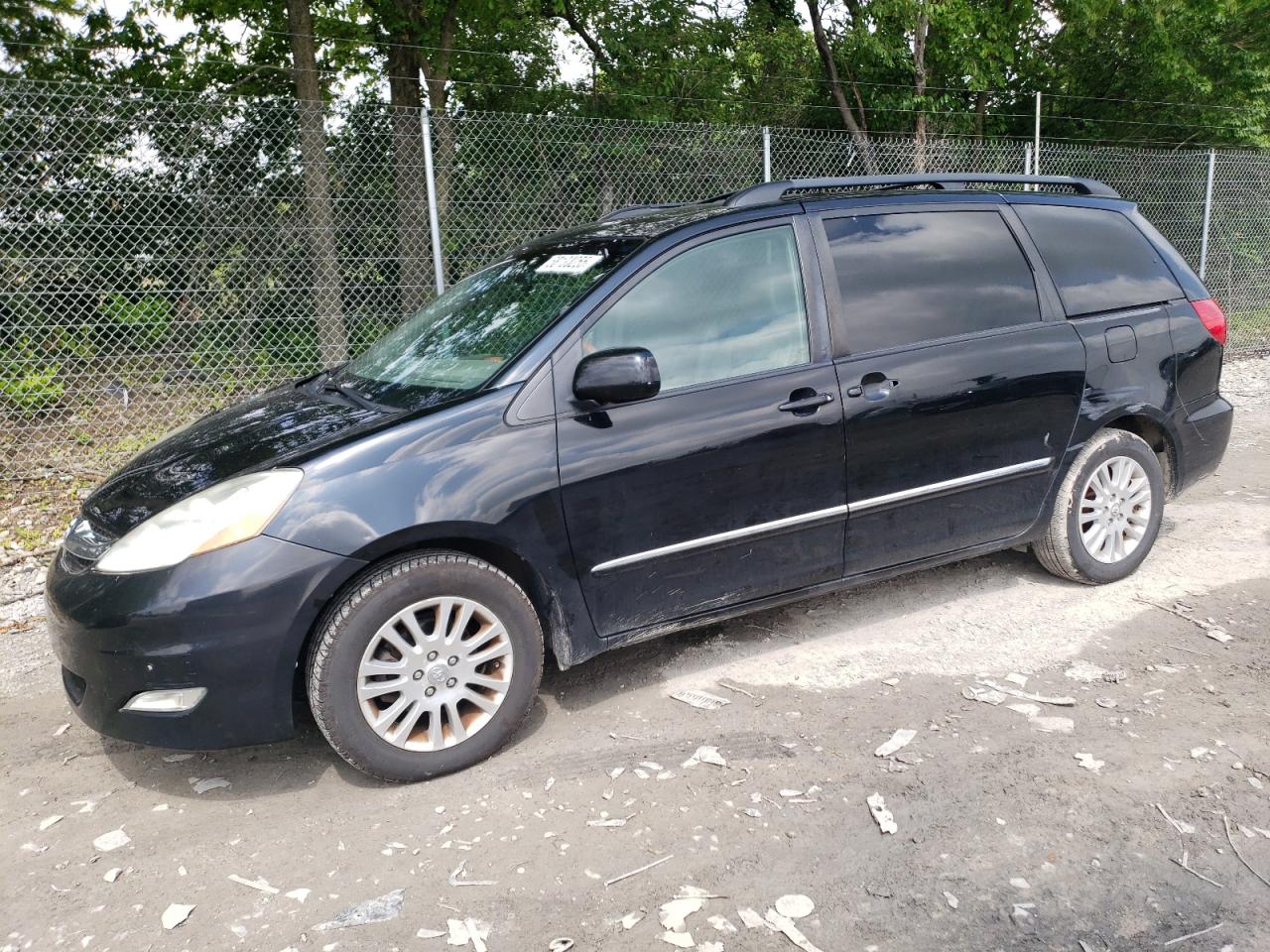 TOYOTA SIENNA XLE 2009