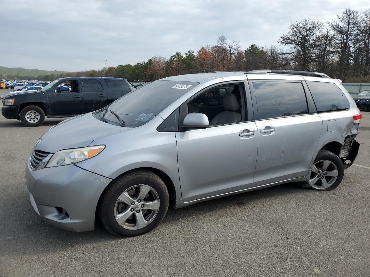 TOYOTA SIENNA 2011