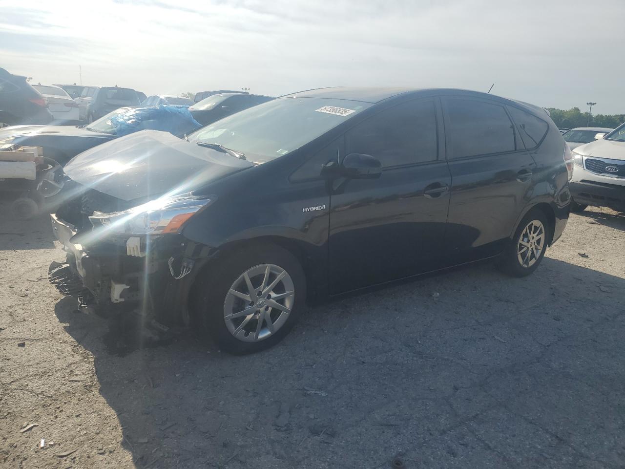 TOYOTA PRIUS V 2017