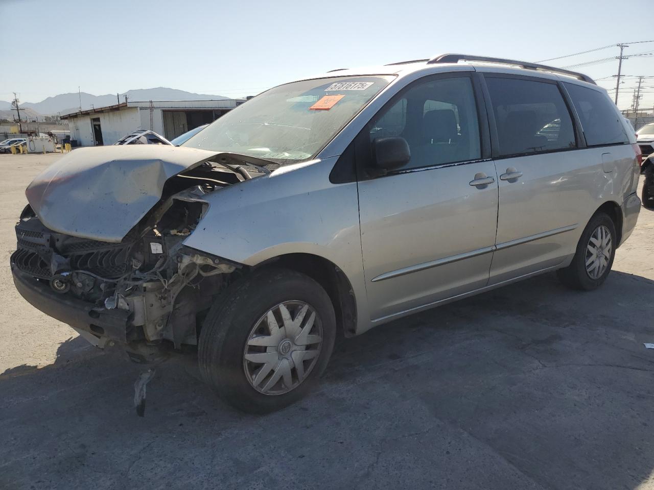 TOYOTA SIENNA CE 2004