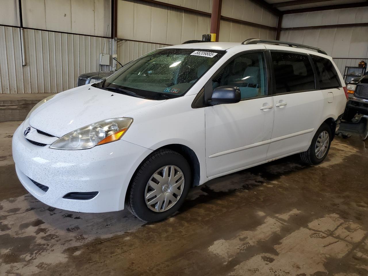TOYOTA SIENNA CE 2009