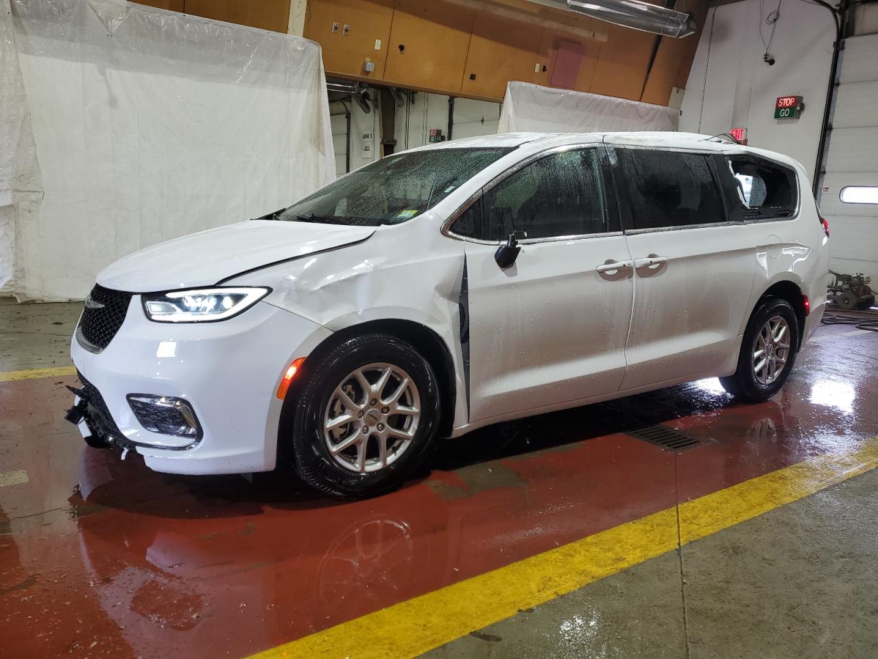 CHRYSLER PACIFICA S 2025