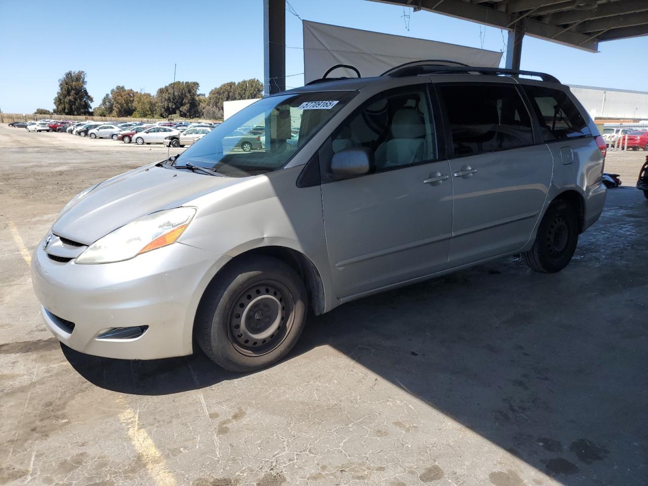 TOYOTA SIENNA CE 2010