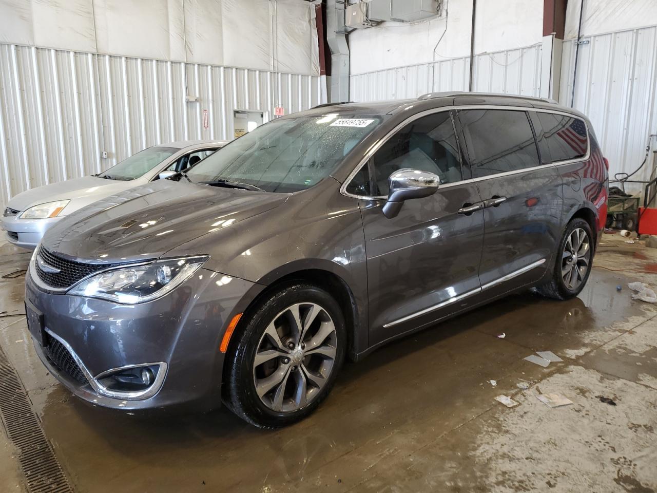 CHRYSLER PACIFICA L 2017
