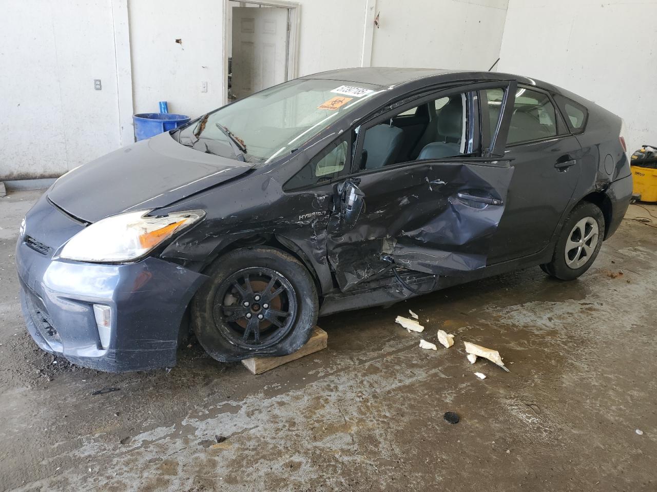 TOYOTA PRIUS 2012