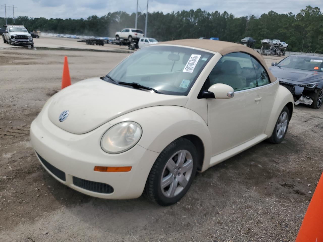 VOLKSWAGEN NEW BEETLE 2007