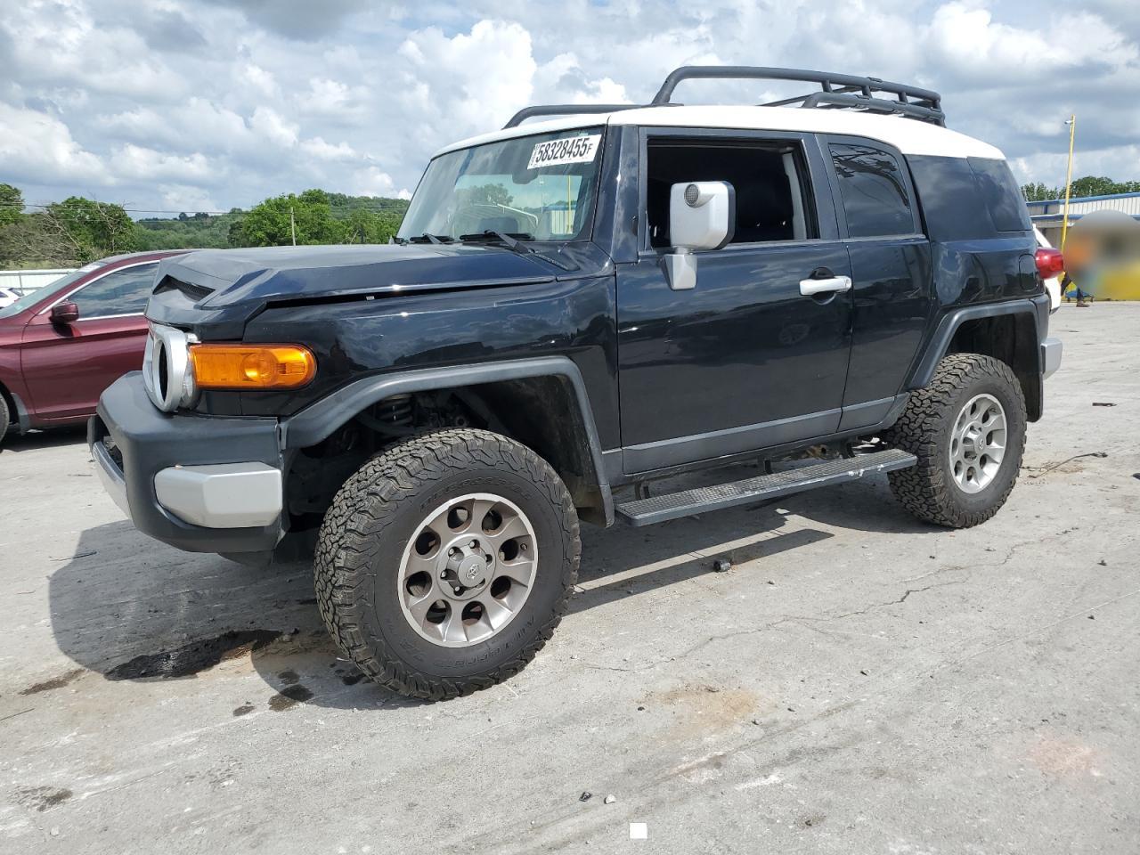 TOYOTA FJ CRUISER 2013