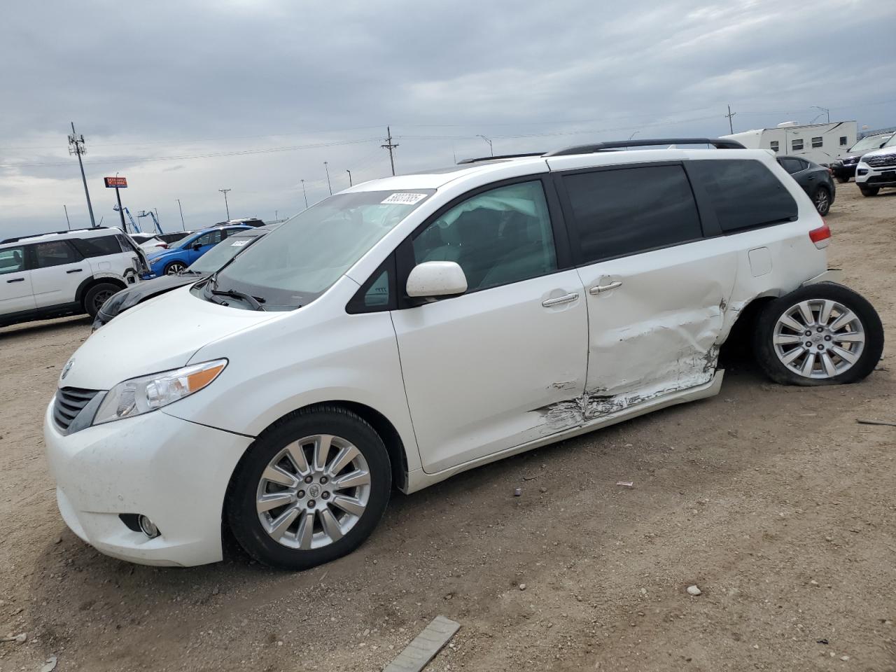 TOYOTA SIENNA XLE 2012
