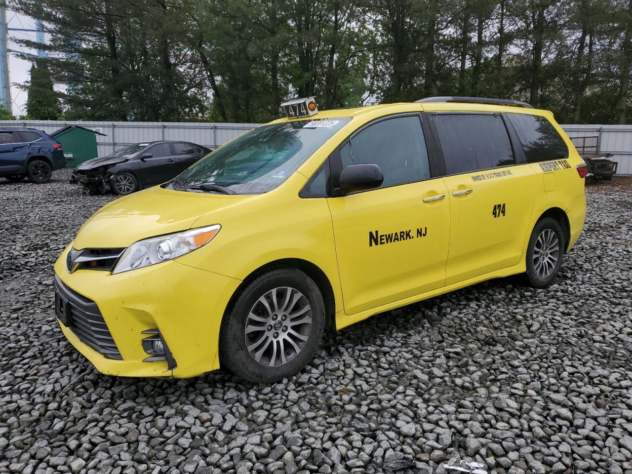 TOYOTA SIENNA XLE 2020