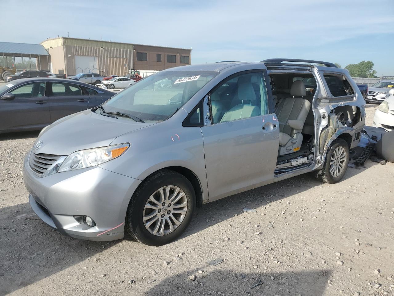 TOYOTA SIENNA XLE 2013