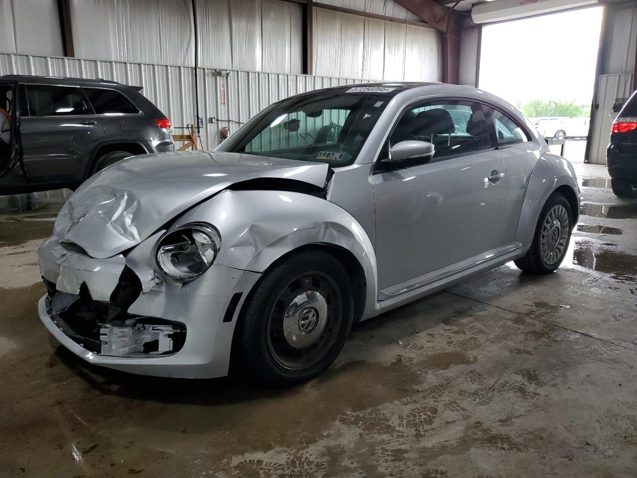 VOLKSWAGEN BEETLE 2013