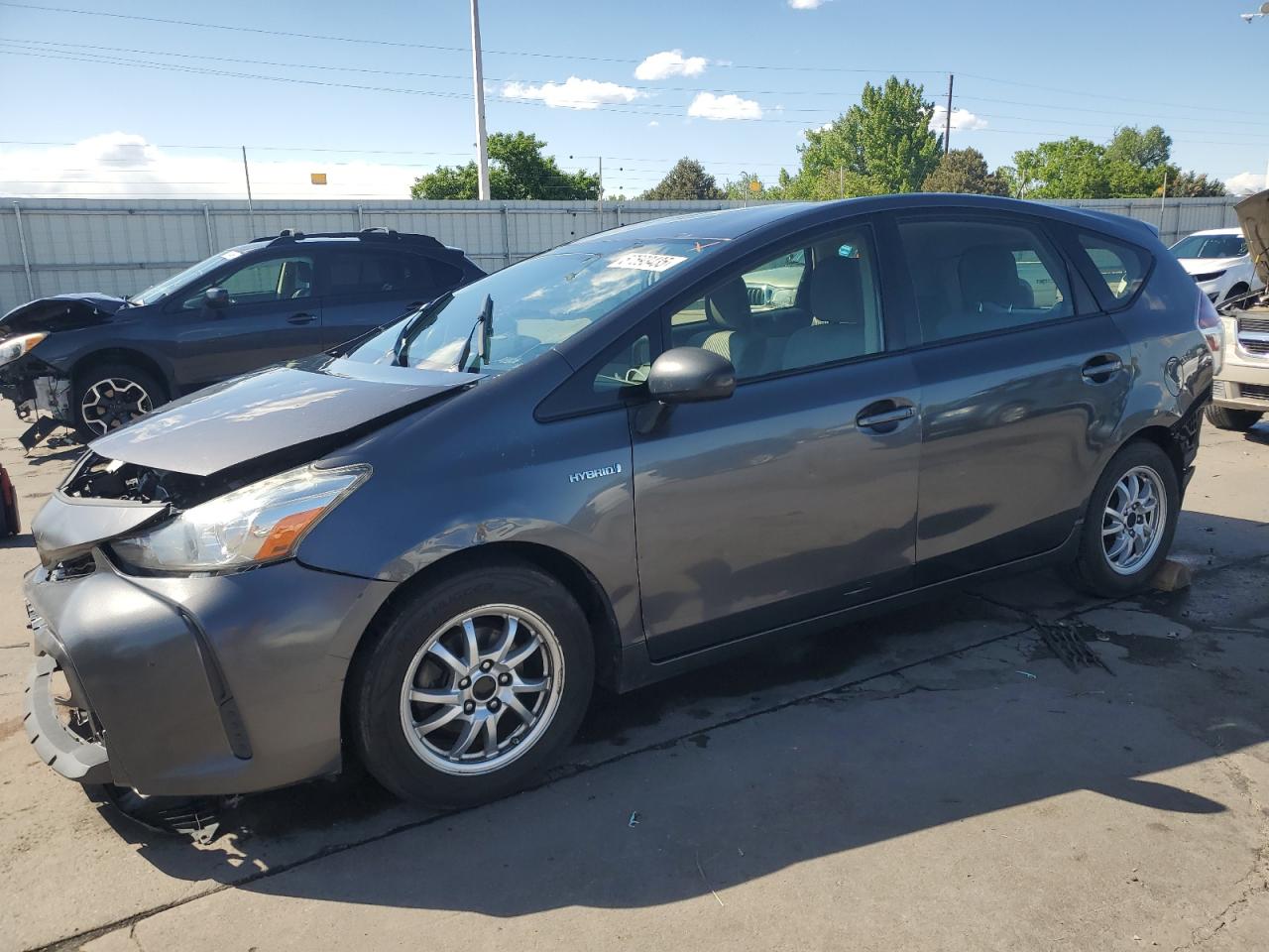 TOYOTA PRIUS V 2017