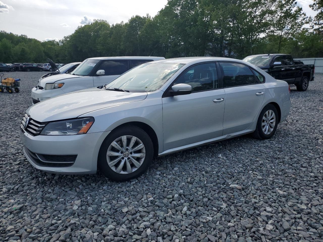 VOLKSWAGEN PASSAT S 2013