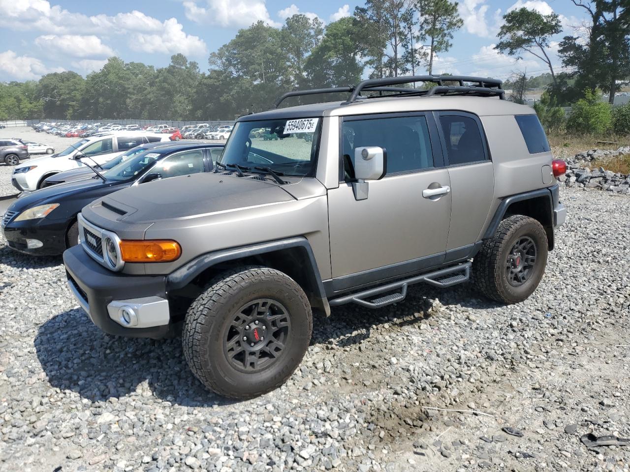 TOYOTA FJ CRUISER 2012