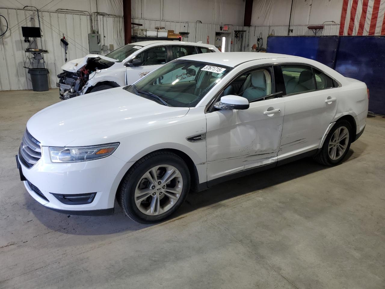 FORD TAURUS SEL 2013