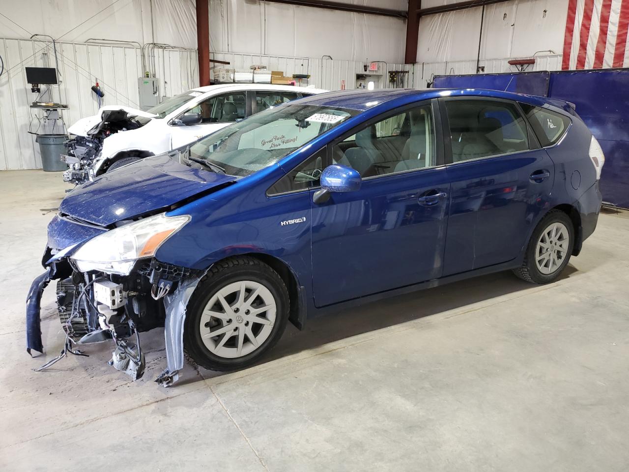 TOYOTA PRIUS V 2012