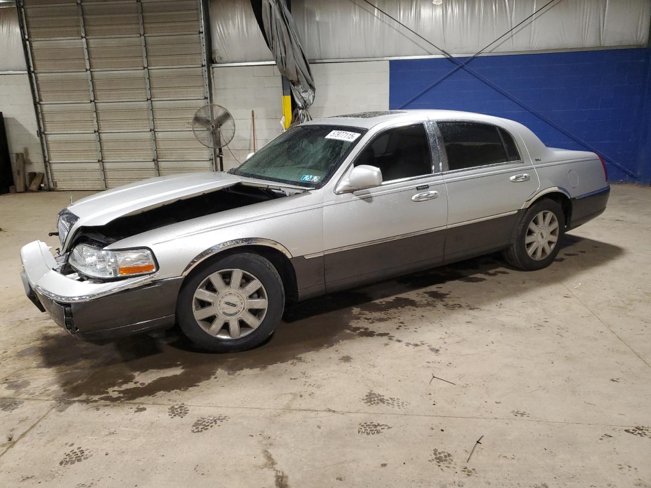 LINCOLN TOWN CAR S 2005