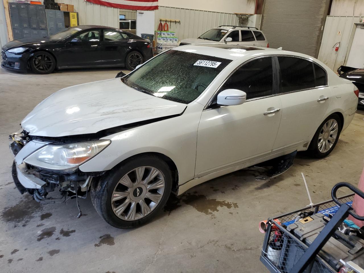 HYUNDAI GENESIS 3. 2011