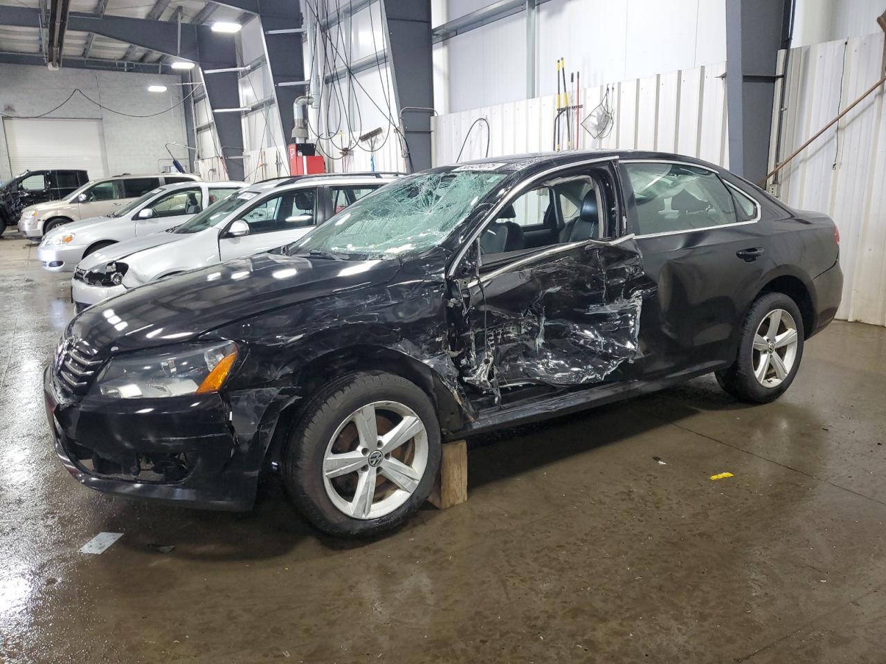 VOLKSWAGEN PASSAT 2012