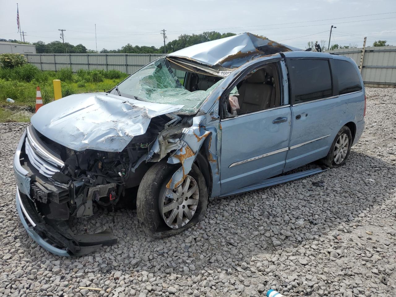 CHRYSLER TOWN & COUNTRY 2013