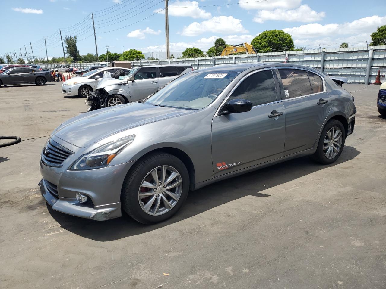 INFINITI Q40 2015