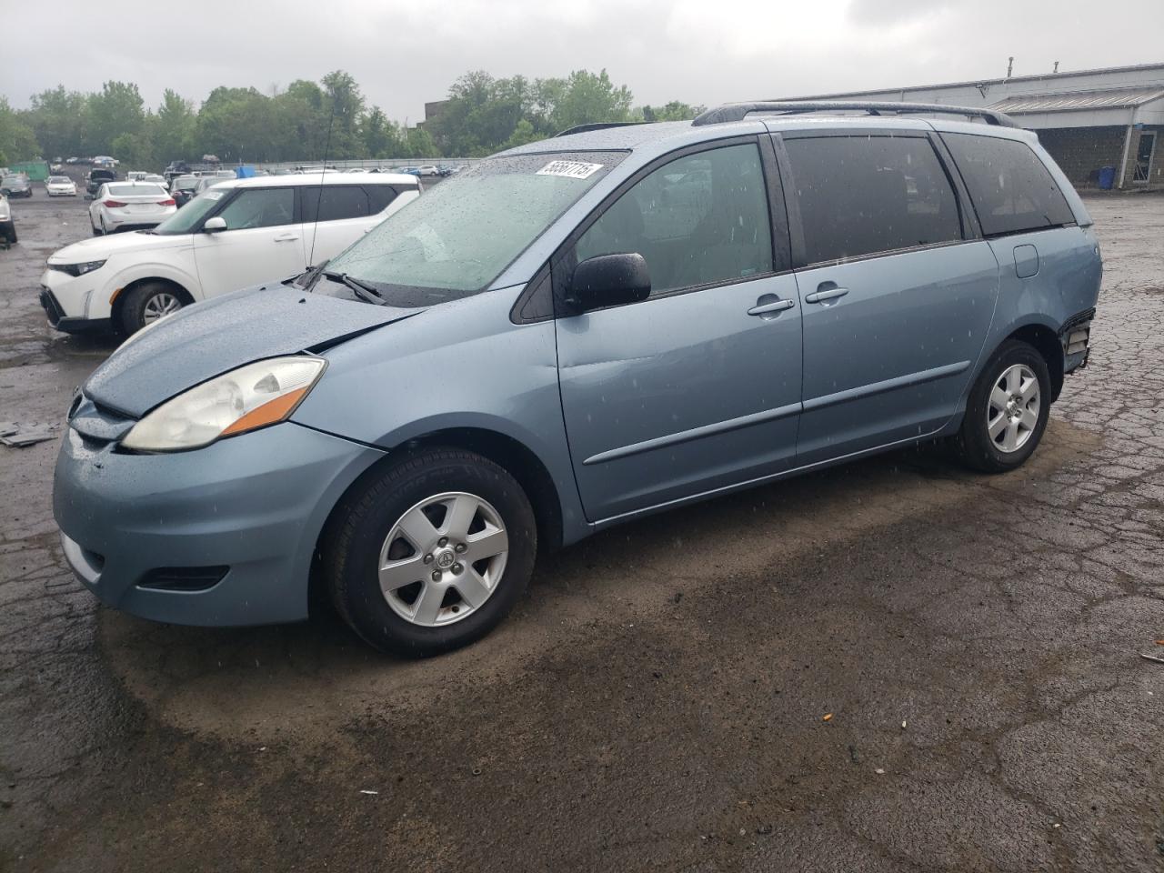 TOYOTA SIENNA CE 2010