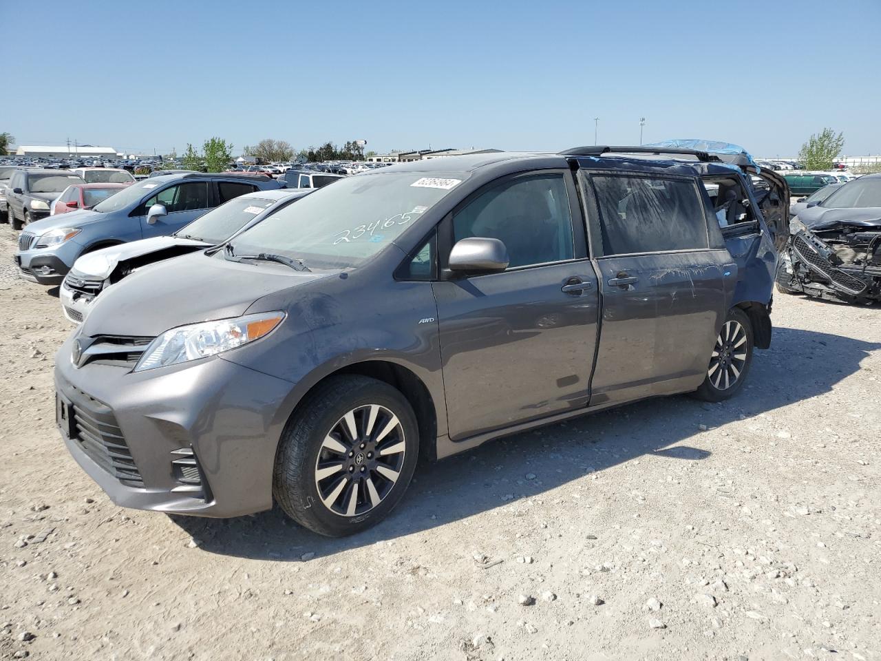 TOYOTA SIENNA LE 2020